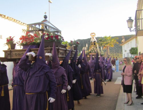 FERVOR Y RECOGIMIENTO EN LA PROCESIÓN DEL SANTO ENTIERRO